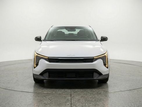 Used 2025 Kia K4 LXS image 2