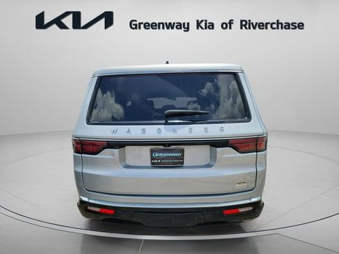Used 2024 Jeep Wagoneer L Series II w/ Flexible Seating Group AWD/4WD image 6