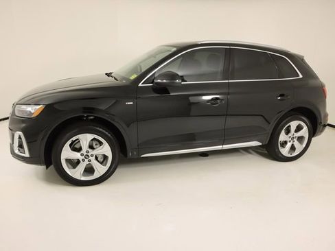 Certified 2025 Audi Q5 2.0T Premium Plus w/ Premium Plus Package image 2