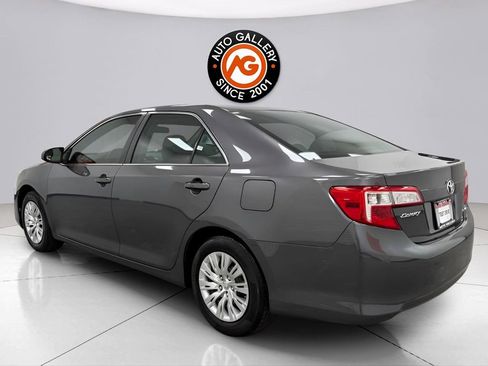 Used 2014 Toyota Camry L image 5