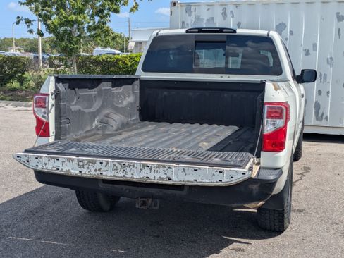 Used 2018 Nissan Titan S w/ S Utility Package RWD image 14