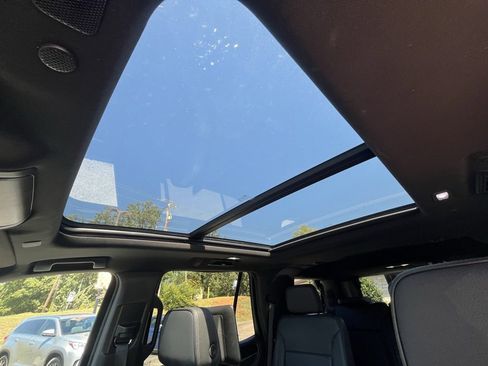 Used 2021 GMC Yukon Denali image 17