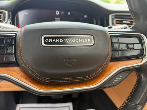 Used 2022 Jeep Grand Wagoneer Series III w/ Rear Seat Video Group 1 AWD/4WD image 24