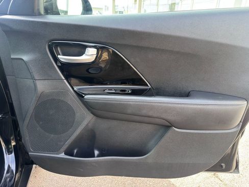 Used 2022 Kia Niro LXS image 27