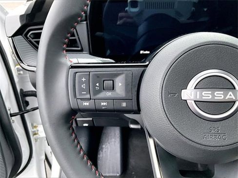 Used 2025 Nissan Kicks SR image 24