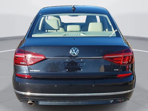 Used 2019 Volkswagen Passat 2.0T SE R-Line image 6