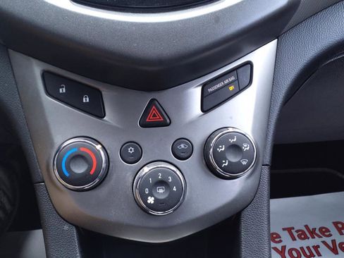 Used 2016 Chevrolet Sonic LT image 10