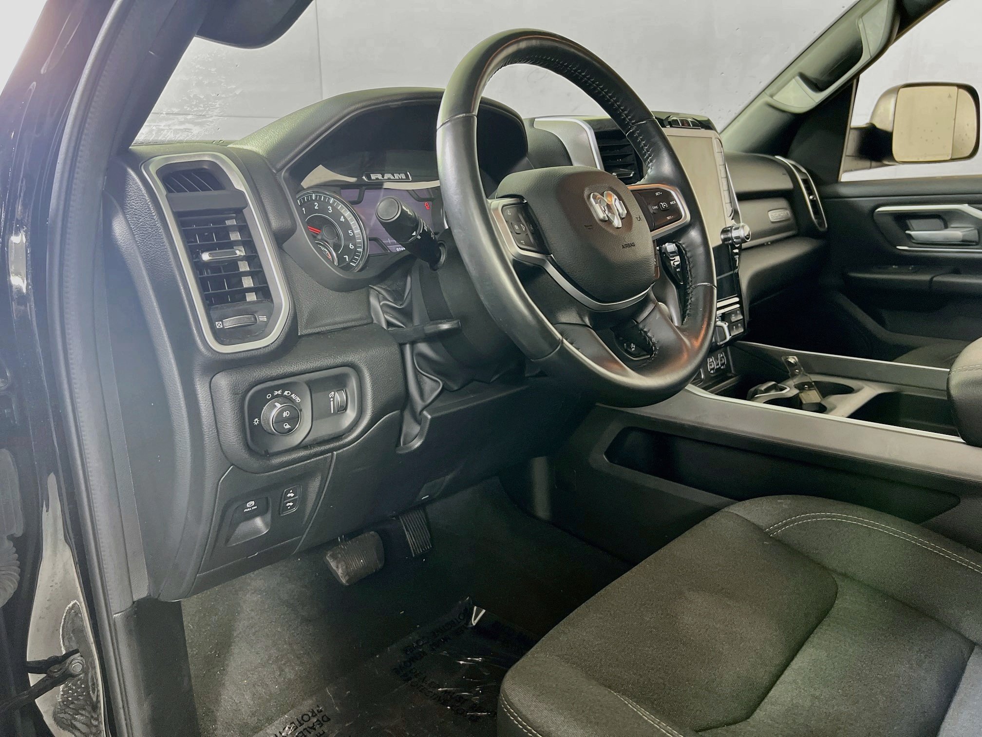 Used 2023 RAM 1500 Big Horn AWD/4WD image 9