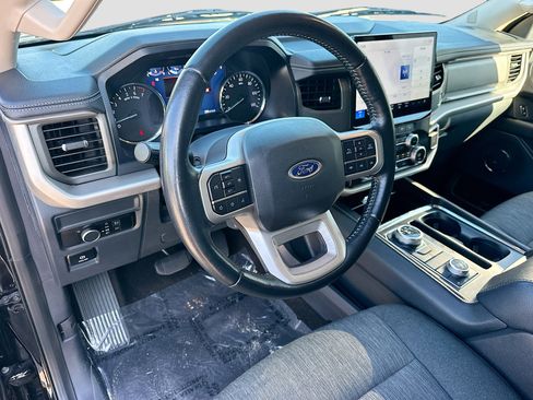 Used 2022 Ford Expedition XLT image 9