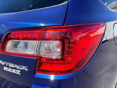 Used 2016 Subaru Outback 2.5i Limited AWD/4WD image 31