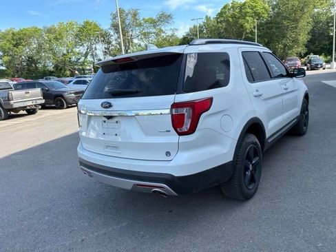 Used 2016 Ford Explorer XLT w/ Equipment Group 202A AWD/4WD image 7