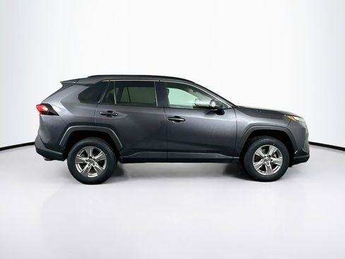 Used 2022 Toyota RAV4 XLE AWD/4WD image 10