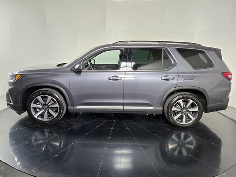 Used 2023 Honda Pilot Elite image 3