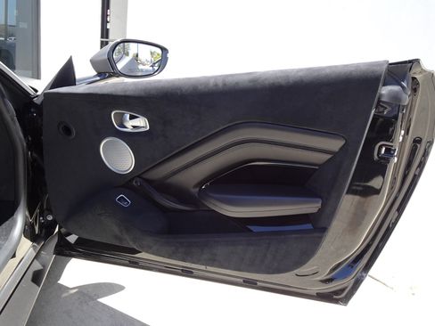Used 2020 Aston Martin V8 Vantage Coupe RWD image 14