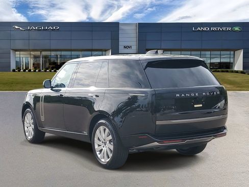 New 2027 Land Rover Range Rover Long Wheelbase SE AWD/4WD image 4