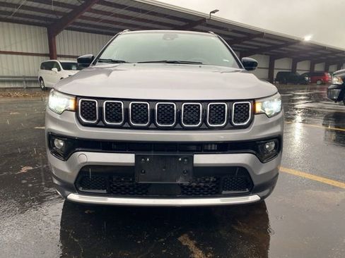 Used 2024 Jeep Compass Limited image 17