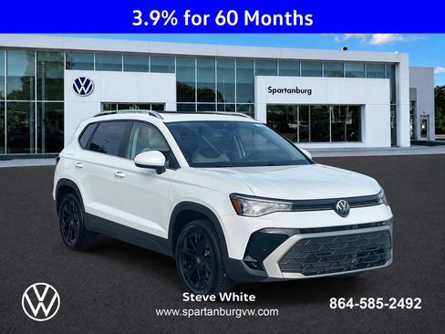 New 2026 Volkswagen Taos SE FWD image 1