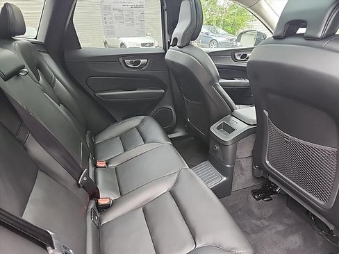 Certified 2025 Volvo XC60 T8 Core AWD/4WD image 29