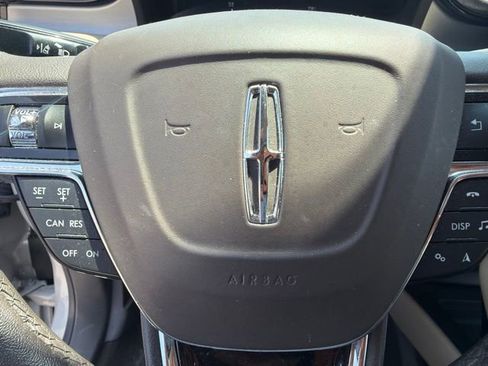 Used 2023 Lincoln Nautilus FWD w/ Premium Package image 15