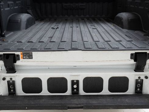 Used 2025 GMC Sierra 2500 SLT w/ SLT Premium Package AWD/4WD image 92