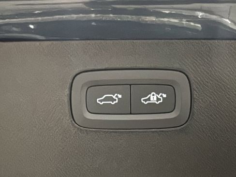 New 2026 Volvo XC90 T8 Plus w/ Protection Package Premier image 31