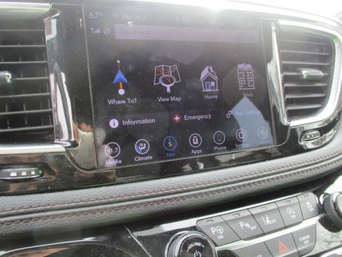 Used 2020 Chrysler Pacifica Limited FWD image 28