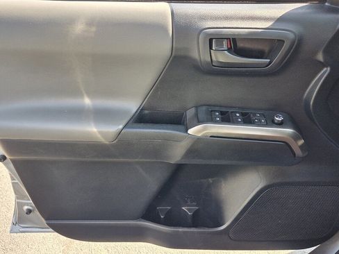 Used 2018 Toyota Tacoma SR5 image 25