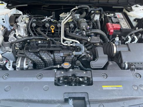Used 2025 Nissan Altima 2.5 SV FWD image 32