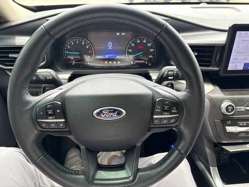 Used 2020 Ford Explorer XLT w/ Equipment Group 202A RWD image 9