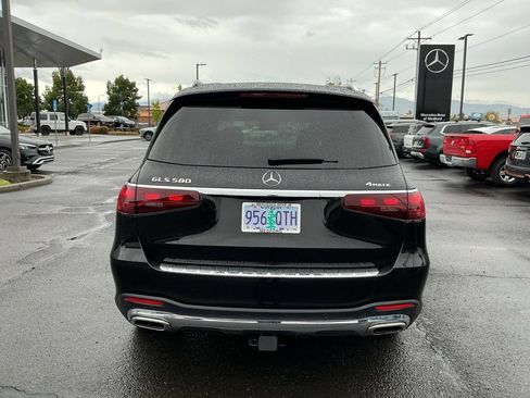Used 2025 Mercedes-Benz GLS 580 4MATIC image 9