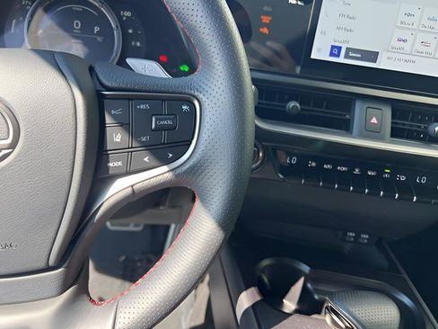 Used 2024 Lexus UX 250h F Sport AWD/4WD image 19