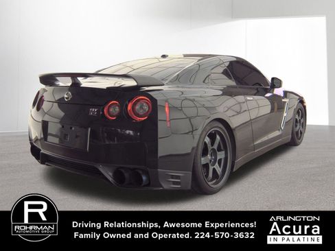 Used 2015 Nissan GT-R Black Edition AWD/4WD image 2