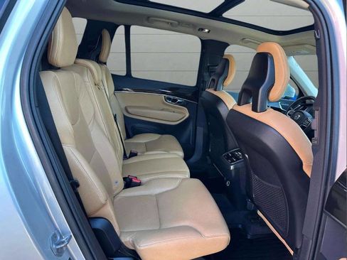 Used 2016 Volvo XC90 T6 Momentum image 10