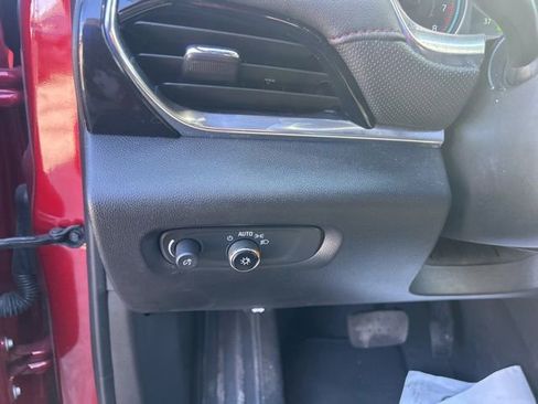 Certified 2023 Chevrolet Traverse RS image 17