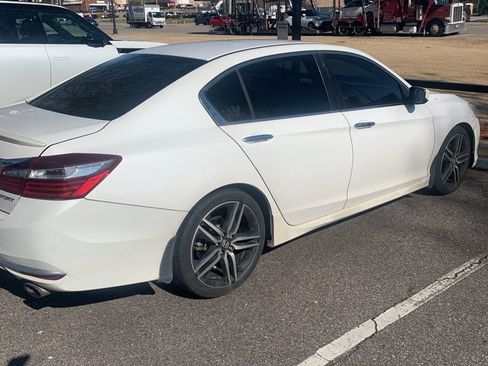 Used 2016 Honda Accord Sport image 3