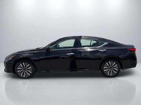 Used 2023 Nissan Altima 2.5 SV FWD image 8