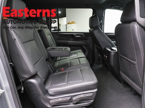 Used 2025 Chevrolet Suburban Z71 AWD/4WD image 25