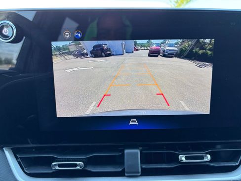 Used 2025 Chevrolet Equinox LT FWD image 20