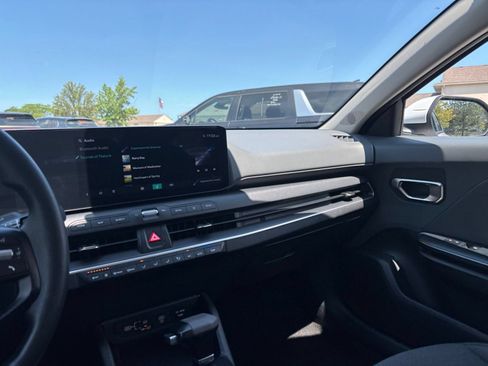 Used 2025 Kia K4 FWD image 35