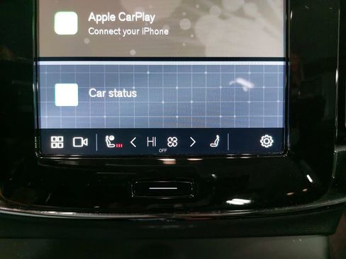 Used 2024 Volvo XC40 B5 Plus w/ Climate Package image 21