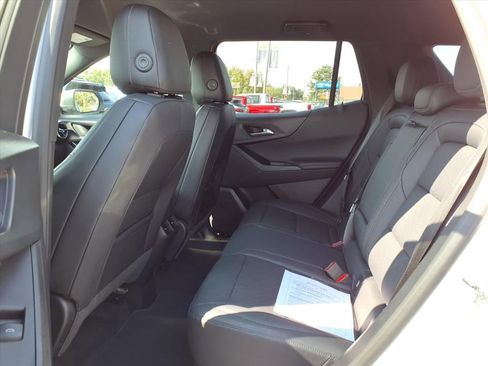 Used 2025 Chevrolet Equinox LT w/ Convenience Package II image 12