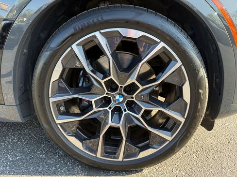 Certified 2025 BMW X7 M60i AWD/4WD image 18
