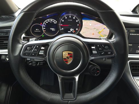 Used 2017 Porsche Panamera 4S w/ Premium Package Plus image 31