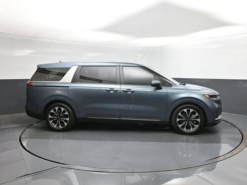 Used 2024 Kia Carnival EX FWD image 15