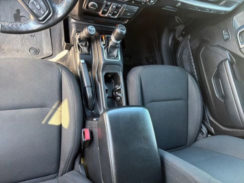 Used 2023 Jeep Wrangler Unlimited Sport AWD/4WD image 16