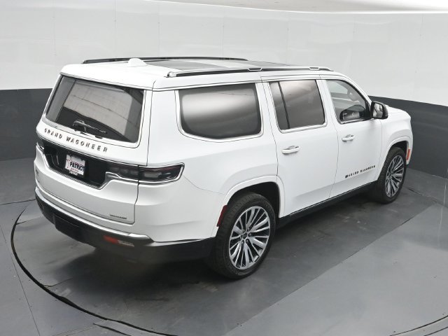 Used 2023 Jeep Grand Wagoneer Series III AWD/4WD image 42