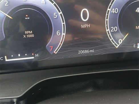 Used 2024 Jeep Grand Cherokee L Limited w/ Black Appearance Package image 15