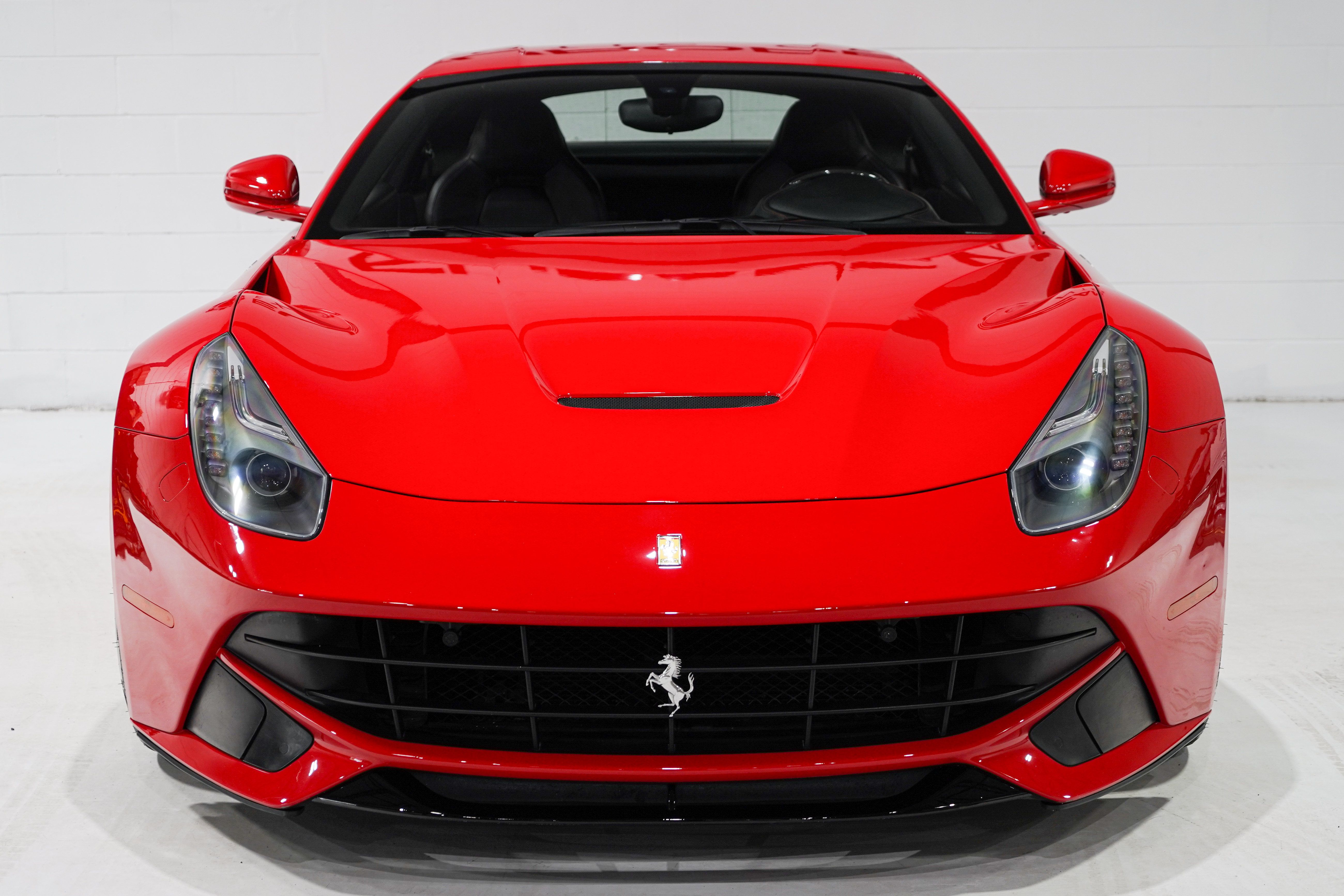 Used 2015 Ferrari F12 Berlinetta RWD image 5