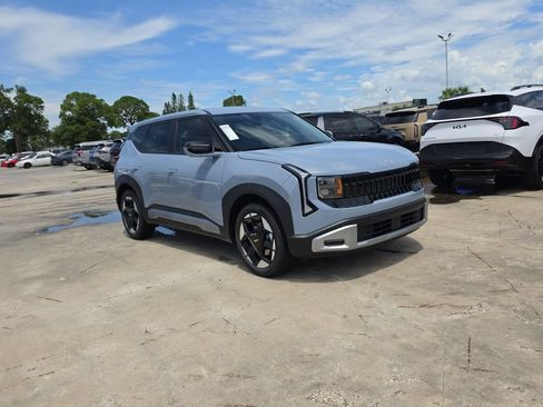 New 2027 Kia Seltos S FWD image 2