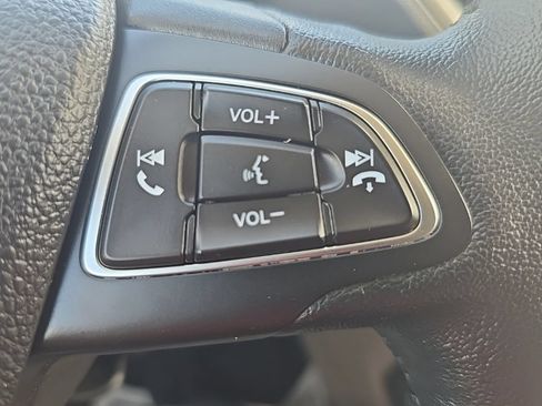 Used 2019 Ford Escape SEL AWD/4WD image 13